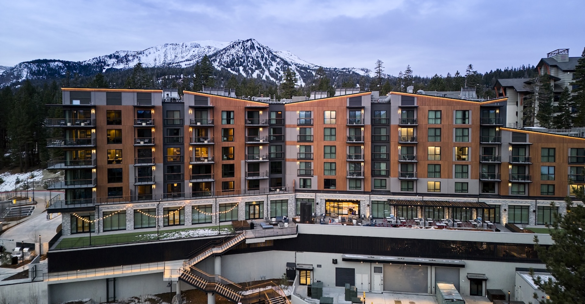 Exterior image of the Limelight Hotel in Mammoth, CA